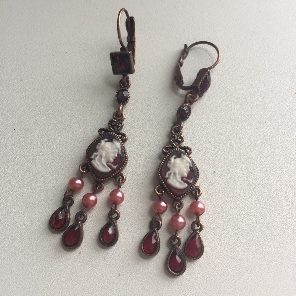 Timeless cameo earrings
